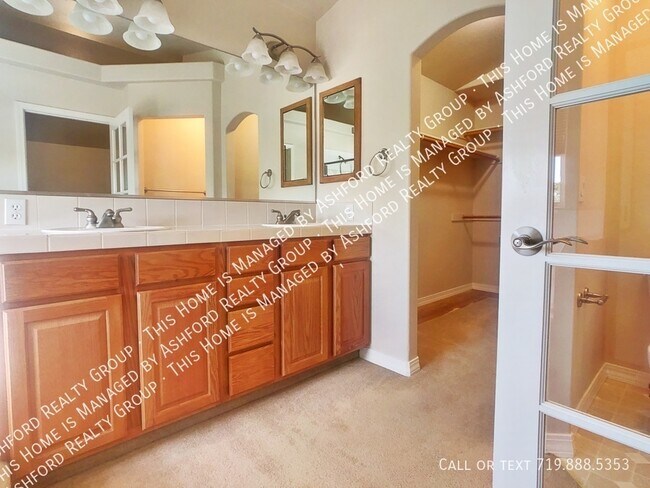 Building Photo - 9931 Red Sage Dr