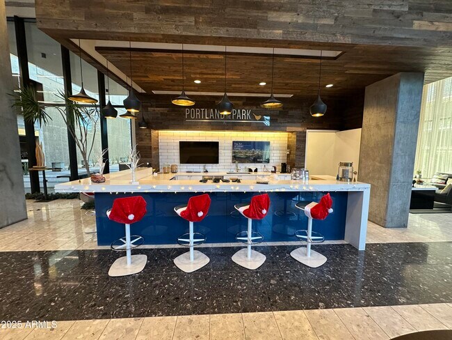 Building Photo - 200 W Portland St