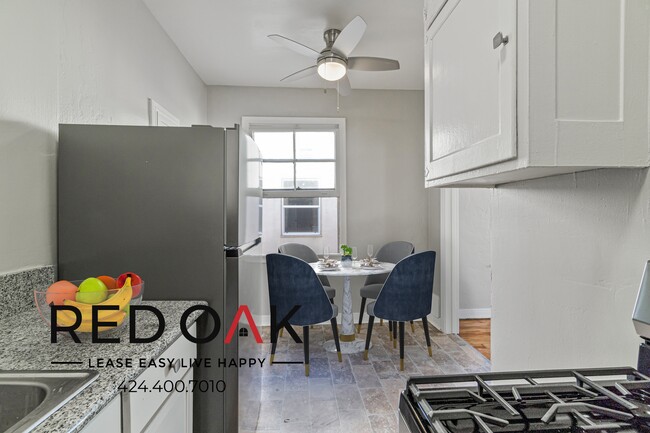 Building Photo - Sun Drenched One Bedroom Featuring Gorgeou...