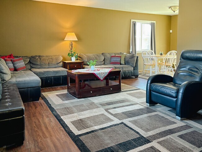 Building Photo - 2519 W Monument St