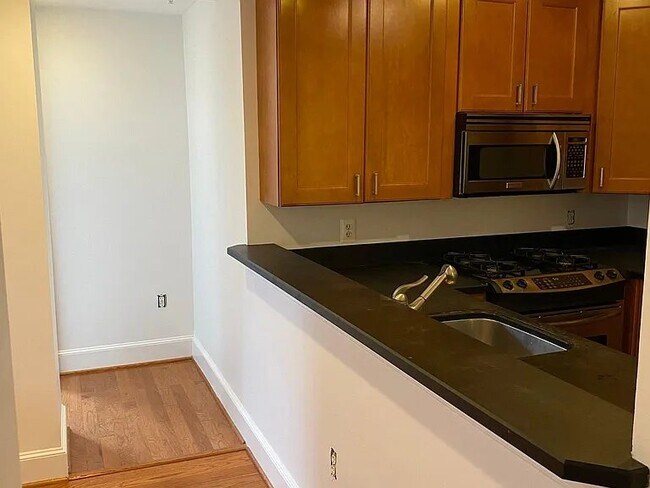 Building Photo - 3220 17th St NW