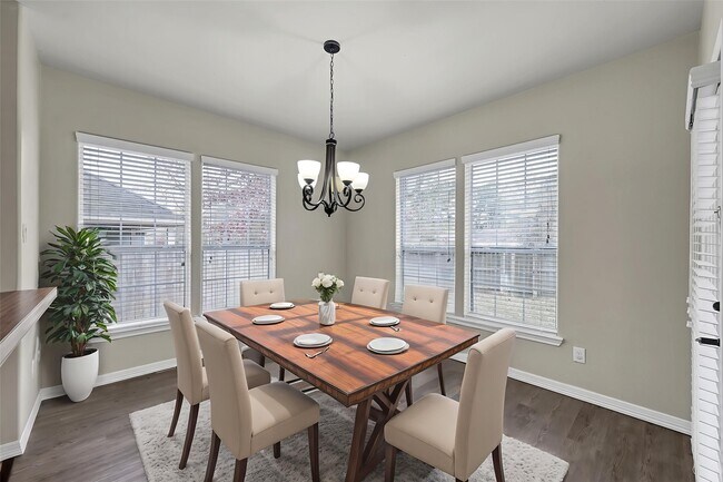 Building Photo - 3429 Nottingham Ln