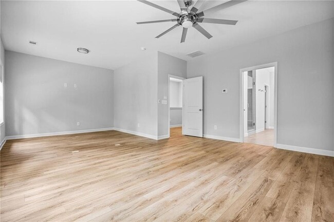 Building Photo - 421 Retreat Ln