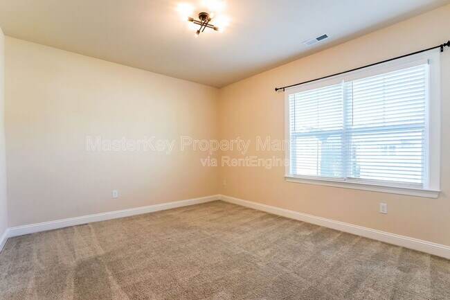 Building Photo - 616 Mount Blanc Way