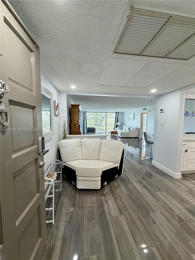 Building Photo - 2681 S Course Dr