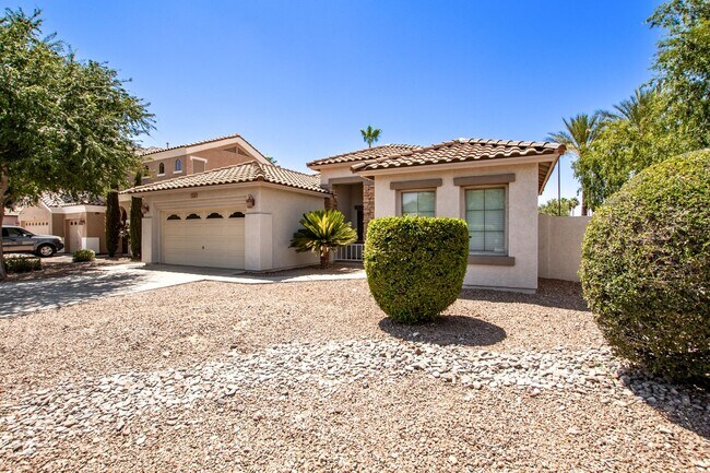Building Photo - Must See 4 Bedroom Home near San Tan Mall