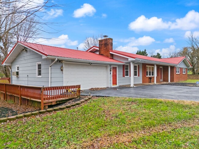 Building Photo - Three Bedroom Home in Corbin, KY