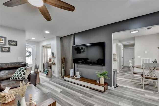 Building Photo - 4317 Holliday Rd