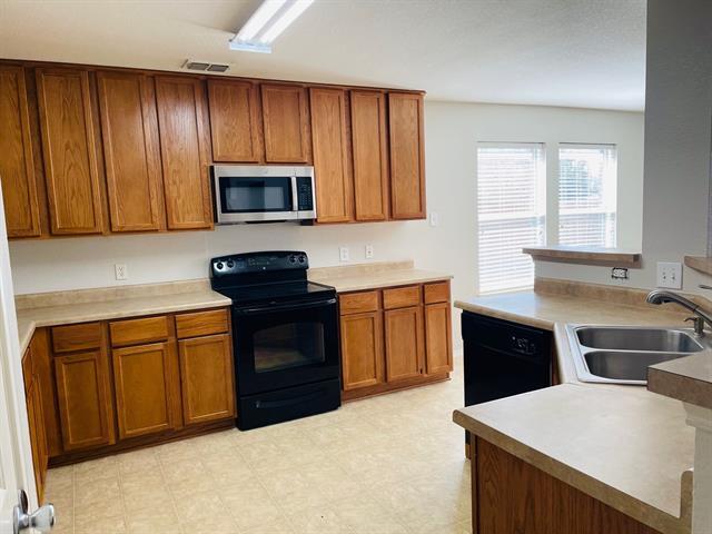 Building Photo - 5721 Mariposa Dr