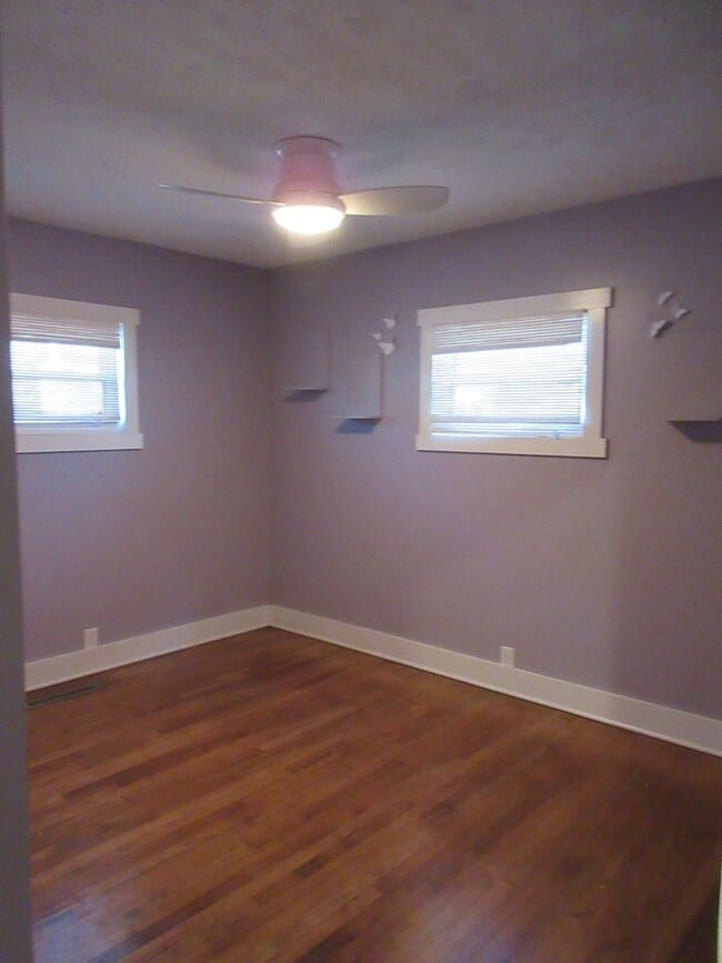 Building Photo - 3 Bedroom Family Home
