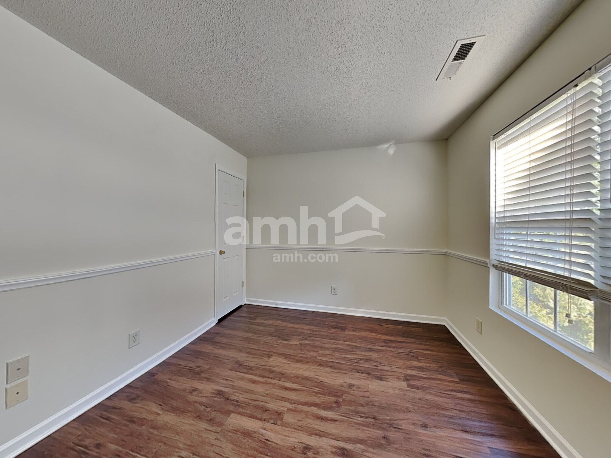 Building Photo - 539 Rockbridge Dr