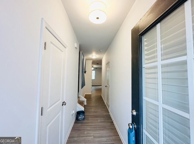 Building Photo - 3132 Meadowstone Ln SW