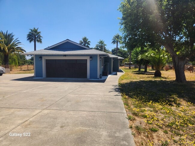Primary Photo - Must See, Incredible 3 bedroom, 2 bathroom...