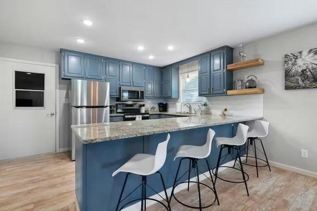 Building Photo - 15 Churchill Dr