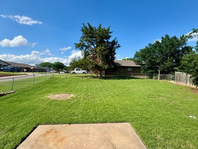 Building Photo - 5507 Briarwood Dr NW