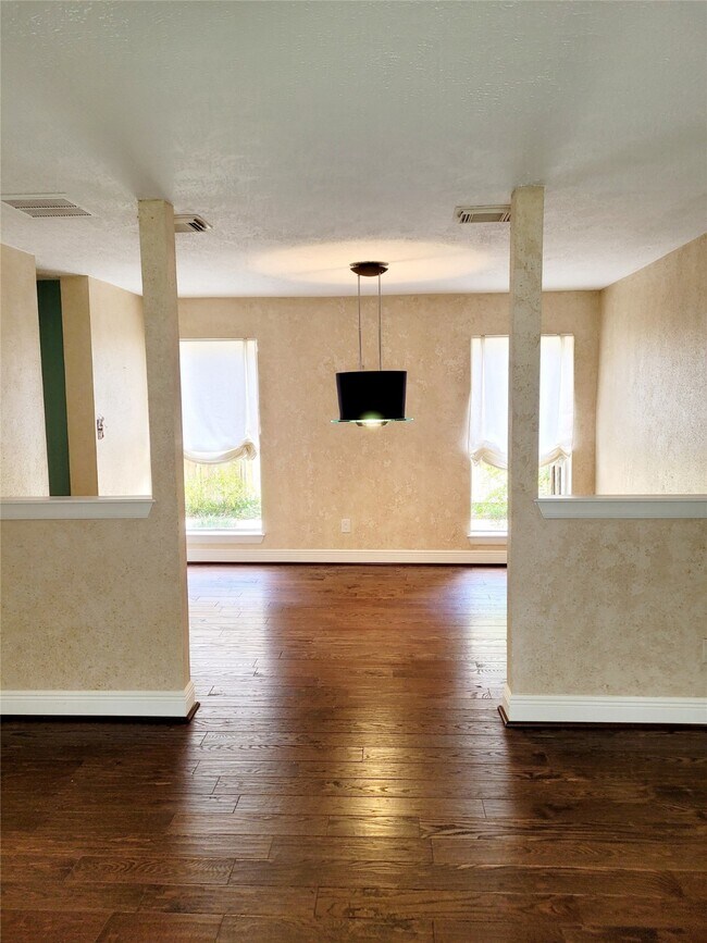 Building Photo - 21515 Nottinghill Dr