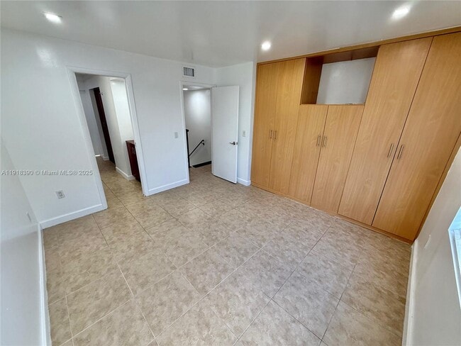 Building Photo - 4600 SW 67th Ave