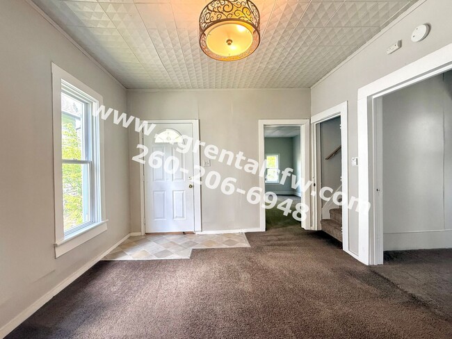 Building Photo - 2 bedroom house