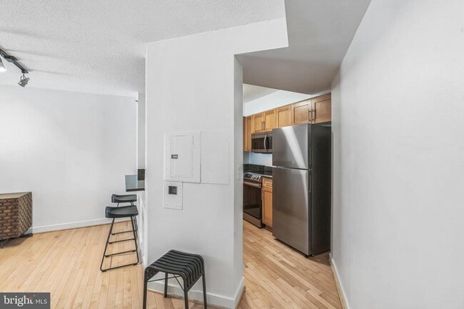 Primary Photo - 7500 Woodmont Ave