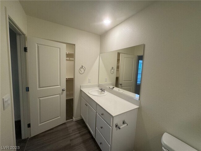 Building Photo - 9923 Florence Hills St