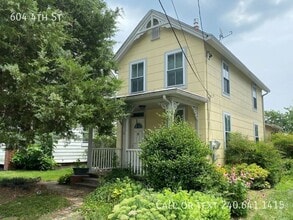 Building Photo - 604 4th St
