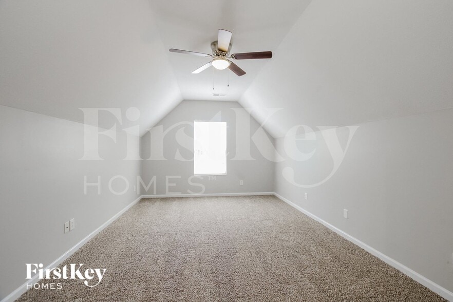 Building Photo - 7003 Advocator Ln