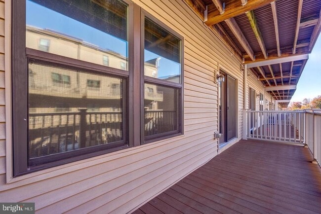 Building Photo - 44848 Tiverton Sq