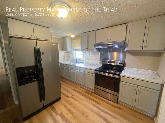 Building Photo - Quaint and practical 3bd/2ba on Old Chapma...