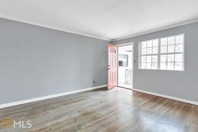 Building Photo - 714 Bryan St SE