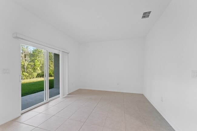 Building Photo - Absolutely stunning 3 BR /2.5 Bath / 2 Car Garage + LOFT townhome in ultra-modern and green-focus...