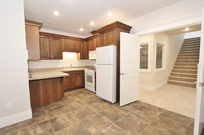 Building Photo - Immaculate & Captivating Home in Lexington Hills