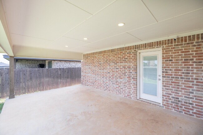 Building Photo - For Lease