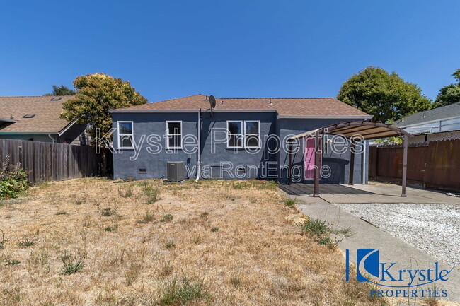 Building Photo - 2139 El Dorado St