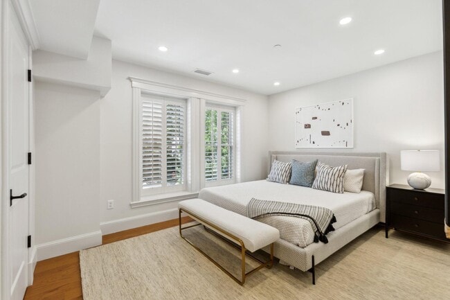 Building Photo - 1641 R St NW