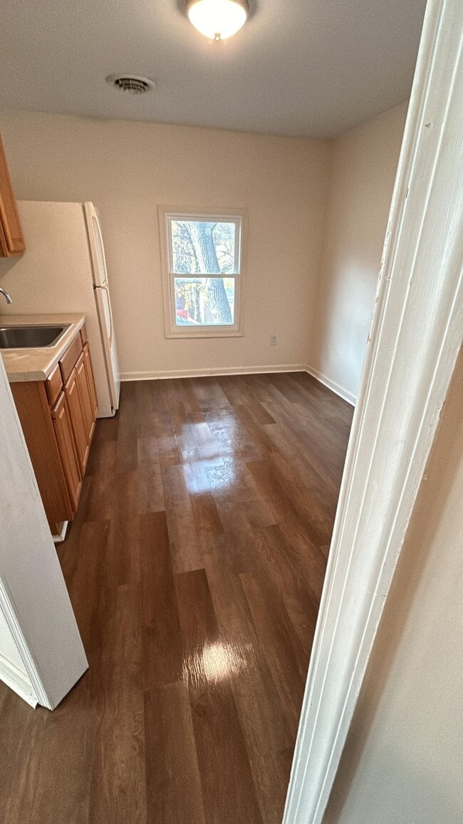 Building Photo - 1039 Maryland Ave