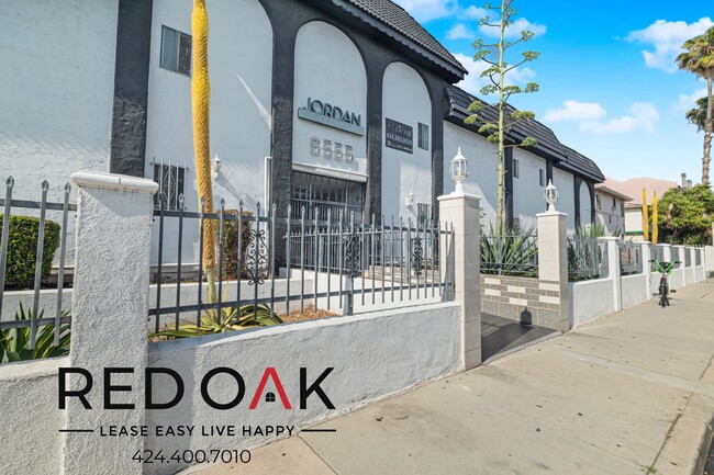 Building Photo - 6555 1/4 La Mirada Ave-10