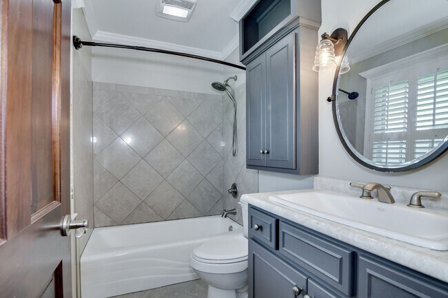 Building Photo - Beautiful Ranch in Montclair!