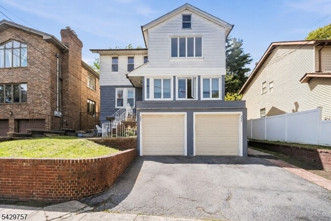 Building Photo - 773 Kingsland Ave