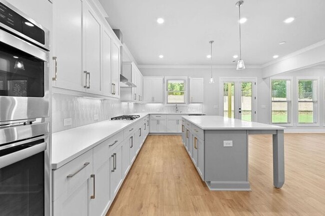 Building Photo - Beautiful 5 bedroom house in Bellmoore Par...