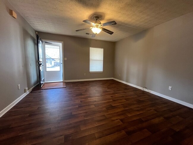 Building Photo - Ranch style home in Stockbridge