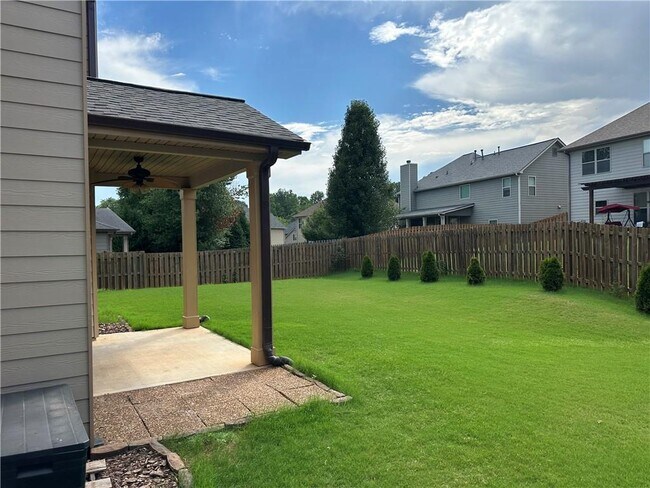 Building Photo - 1560 Walking Horse Trail