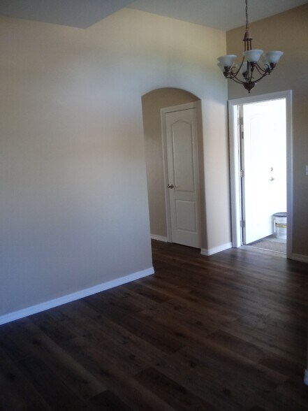 Building Photo - 10632 Camille Ct