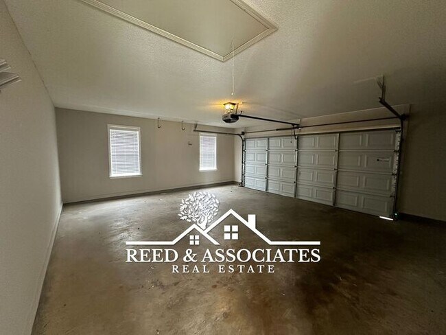 Building Photo - 3 Bedroom in Lakeland