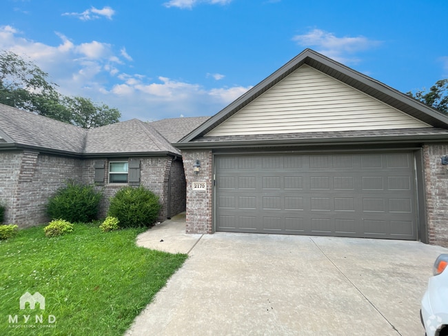 Building Photo - 2170 Hunter Dr