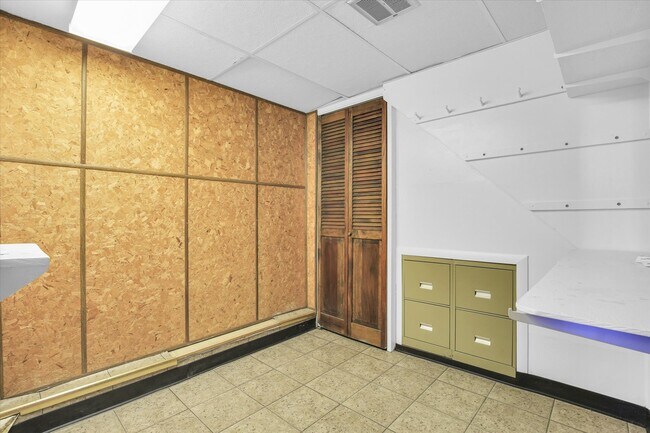 Building Photo - 9 Glenview Dr