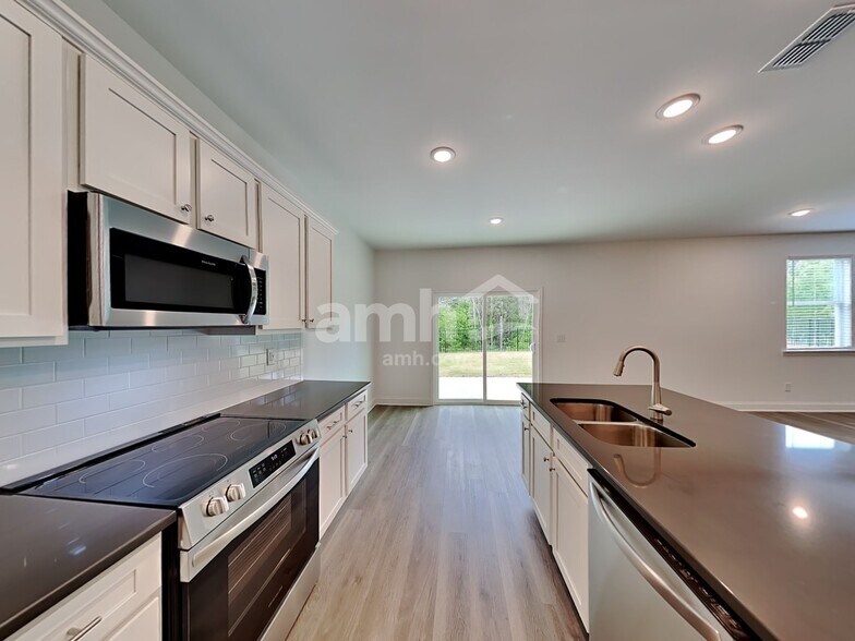Building Photo - 130 Sapling Way