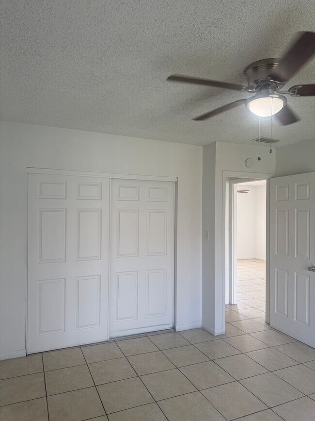 Building Photo - Spacious unit in Essex Park Condo, Kissimmee