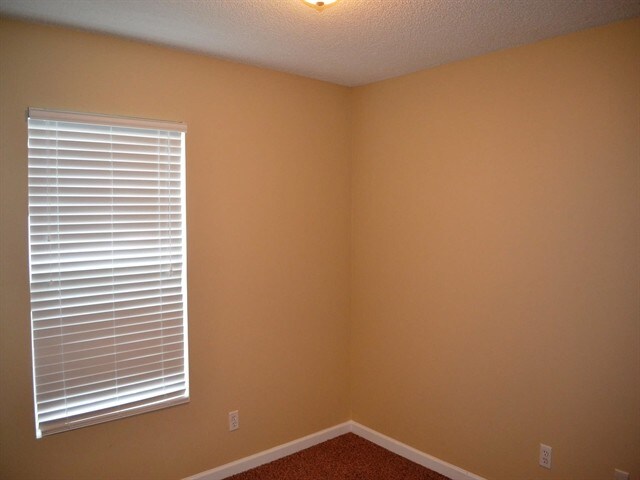 Building Photo - 604 Lake Lennox Dr