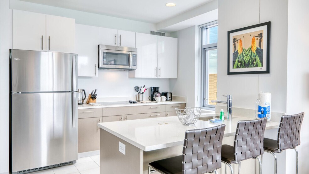 Building Photo - 250 Kendall St