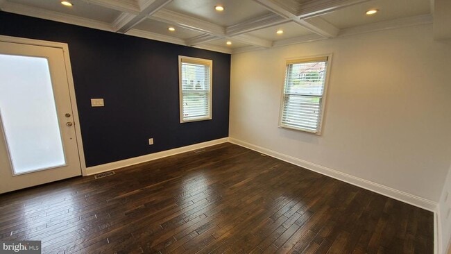 Building Photo - 417 Burbank St SE